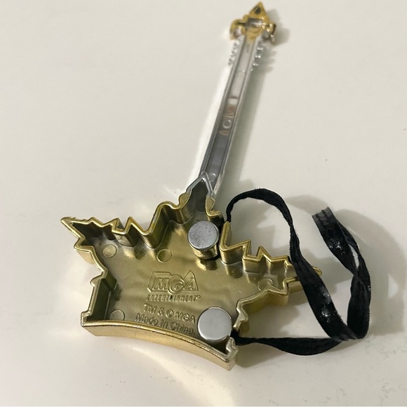 Bratz Really Rock Yasmin Pop Princess Doll Guitar Musical Instrument Accessory - Picture 7 of 11